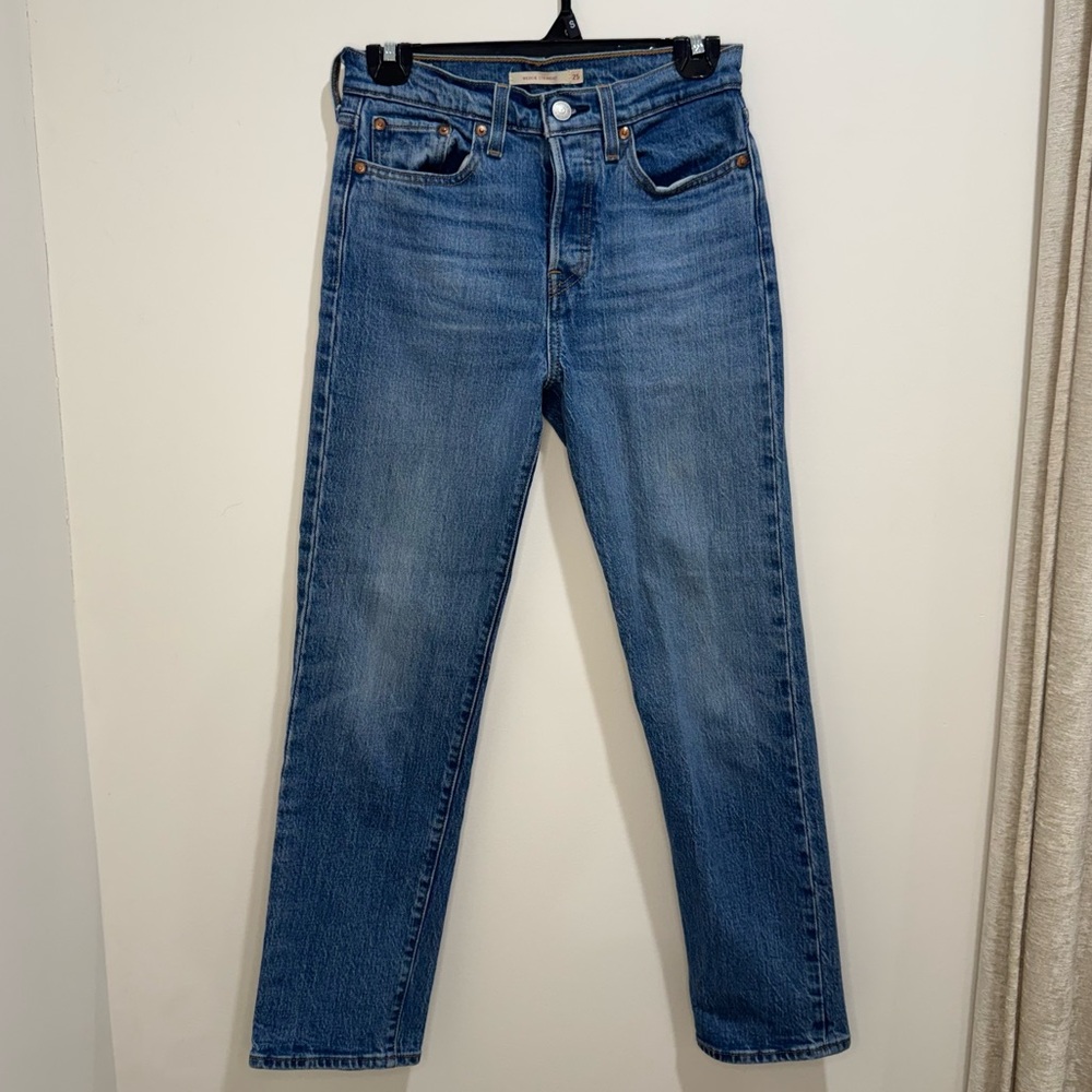 Levi’s Wedgie Straight High Rise Jeans‎ Size 25
